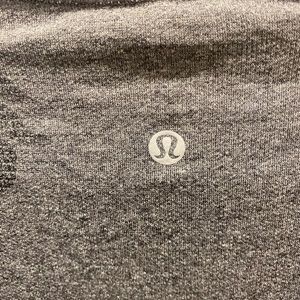 Lululemon crew top